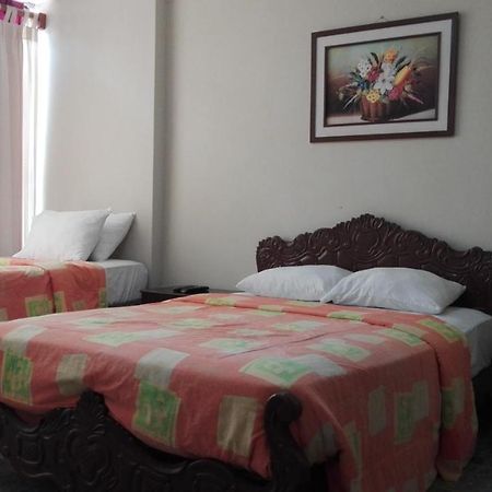 Residencial El Sol De Los Pinos Bed and Breakfast Trujillo Eksteriør billede