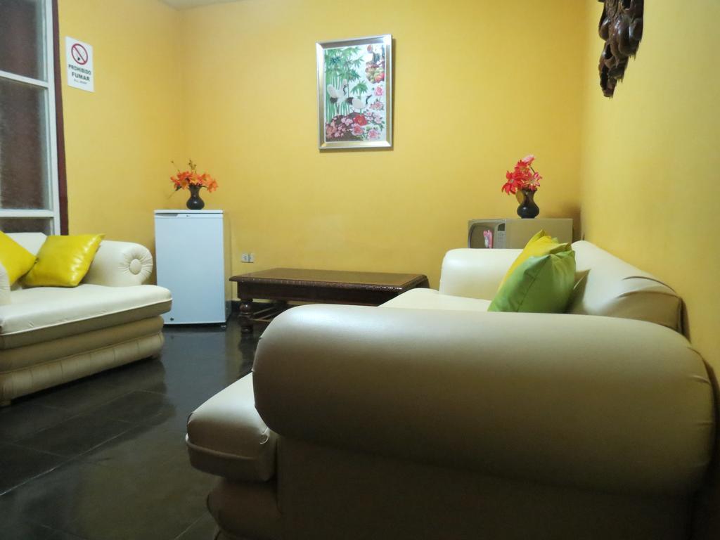 Residencial El Sol De Los Pinos Bed and Breakfast Trujillo Eksteriør billede