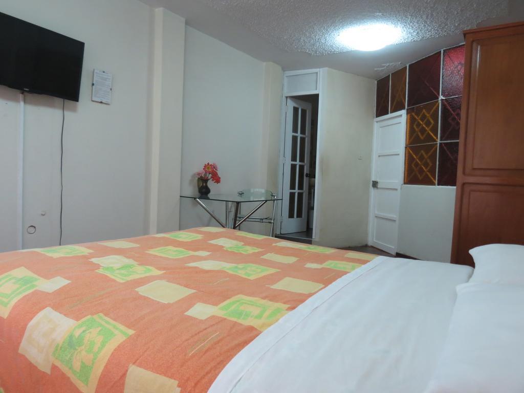 Residencial El Sol De Los Pinos Bed and Breakfast Trujillo Eksteriør billede