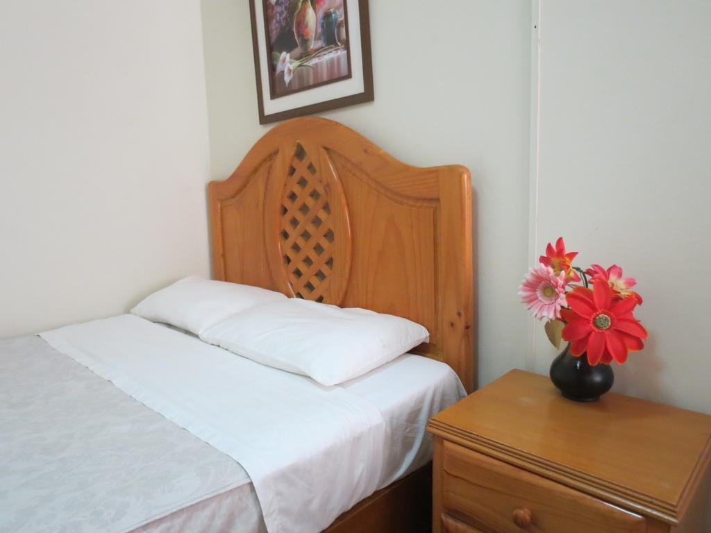 Residencial El Sol De Los Pinos Bed and Breakfast Trujillo Eksteriør billede