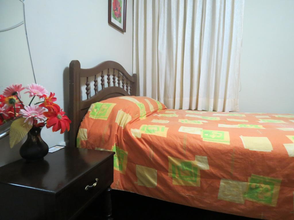 Residencial El Sol De Los Pinos Bed and Breakfast Trujillo Eksteriør billede