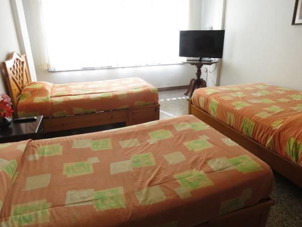Residencial El Sol De Los Pinos Bed and Breakfast Trujillo Eksteriør billede