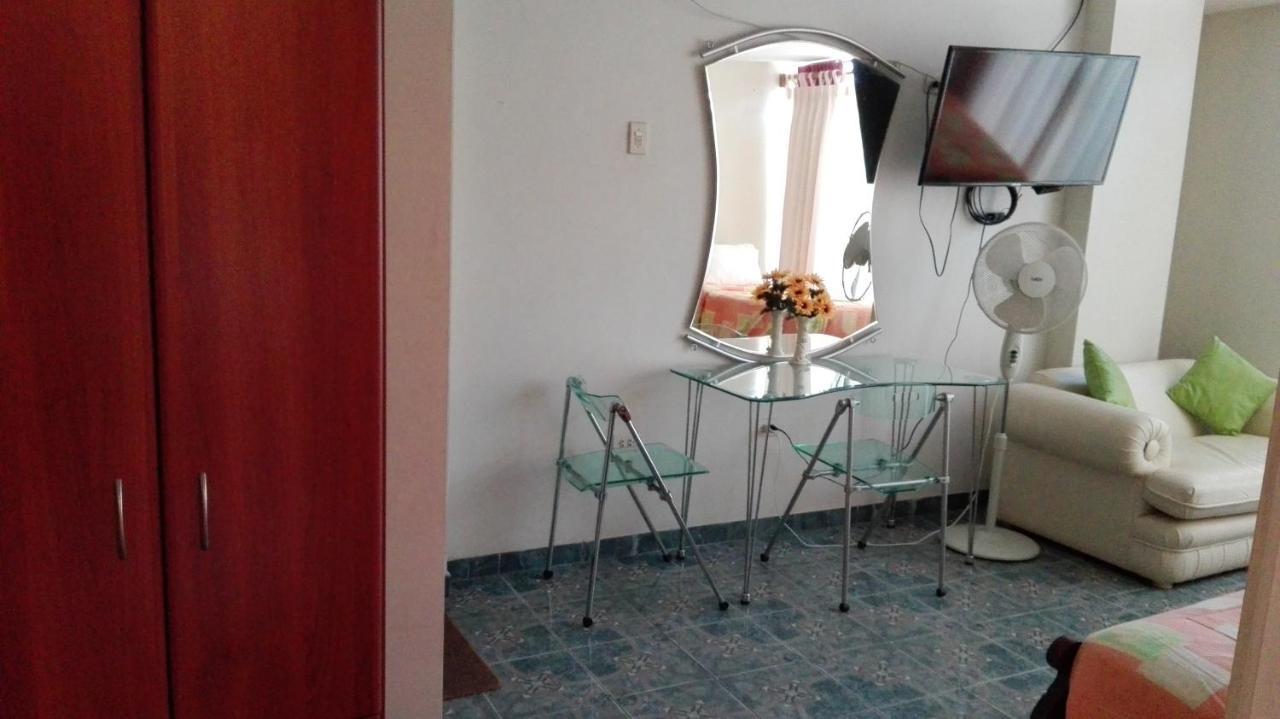 Residencial El Sol De Los Pinos Bed and Breakfast Trujillo Eksteriør billede
